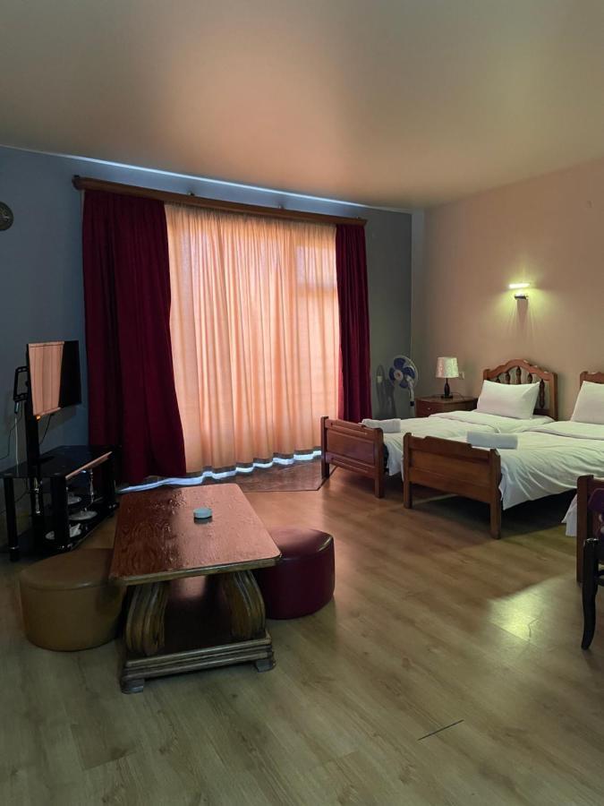 Hotel Era Тбилиси Екстериор снимка
