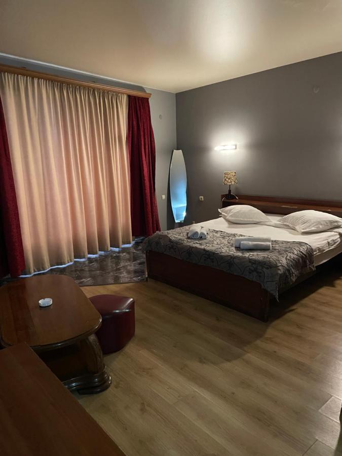 Hotel Era Тбилиси Екстериор снимка