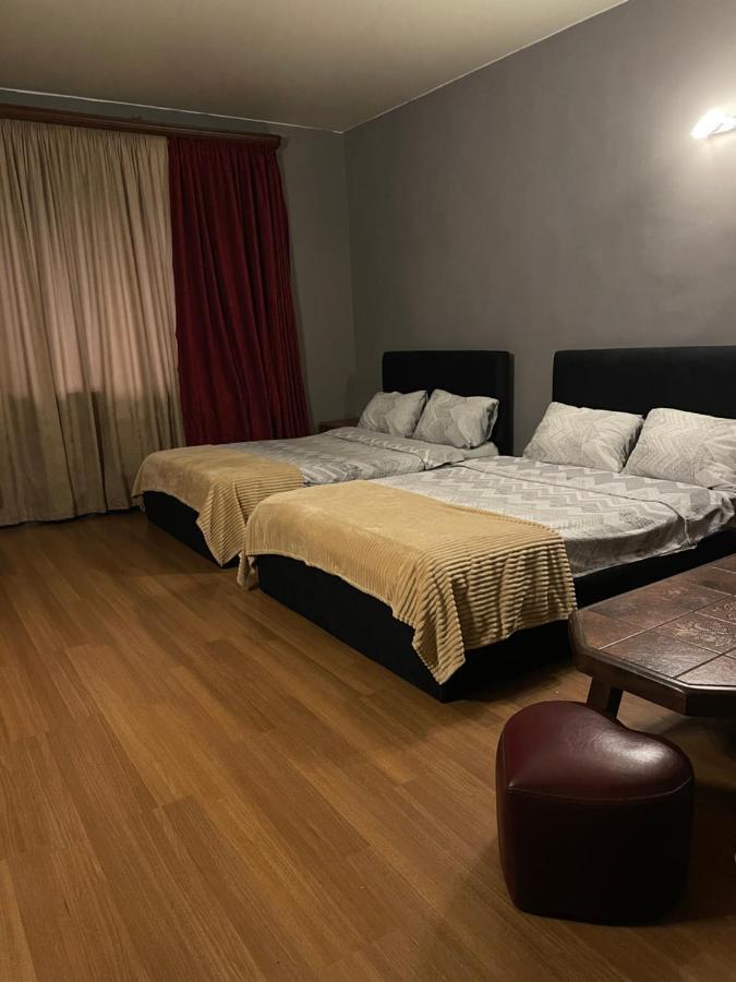Hotel Era Тбилиси Екстериор снимка
