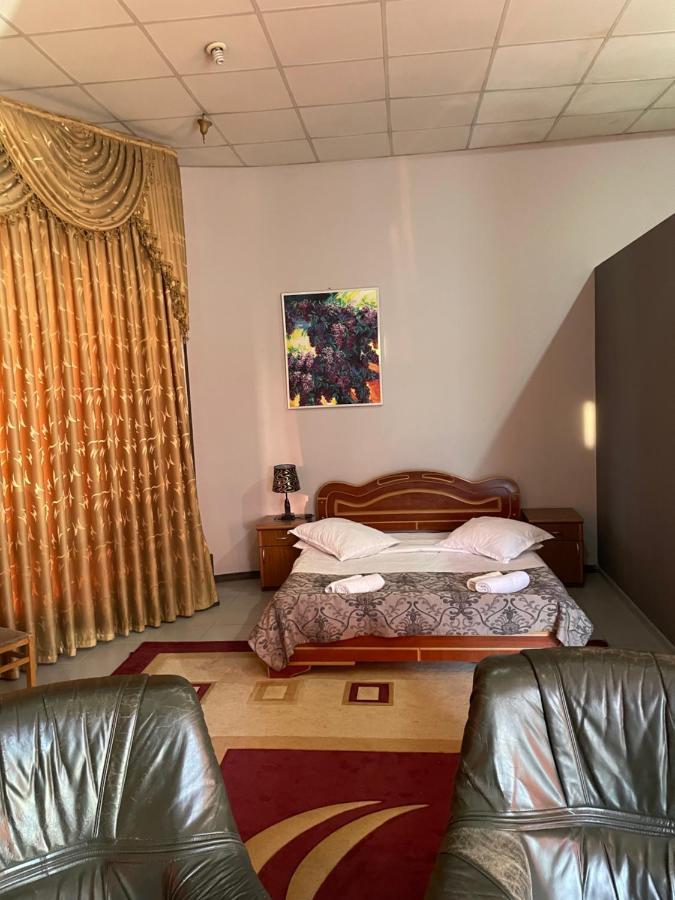 Hotel Era Тбилиси Екстериор снимка